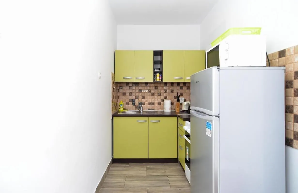 Spacious Flat With Pool Just 300M From The Beach Fazana