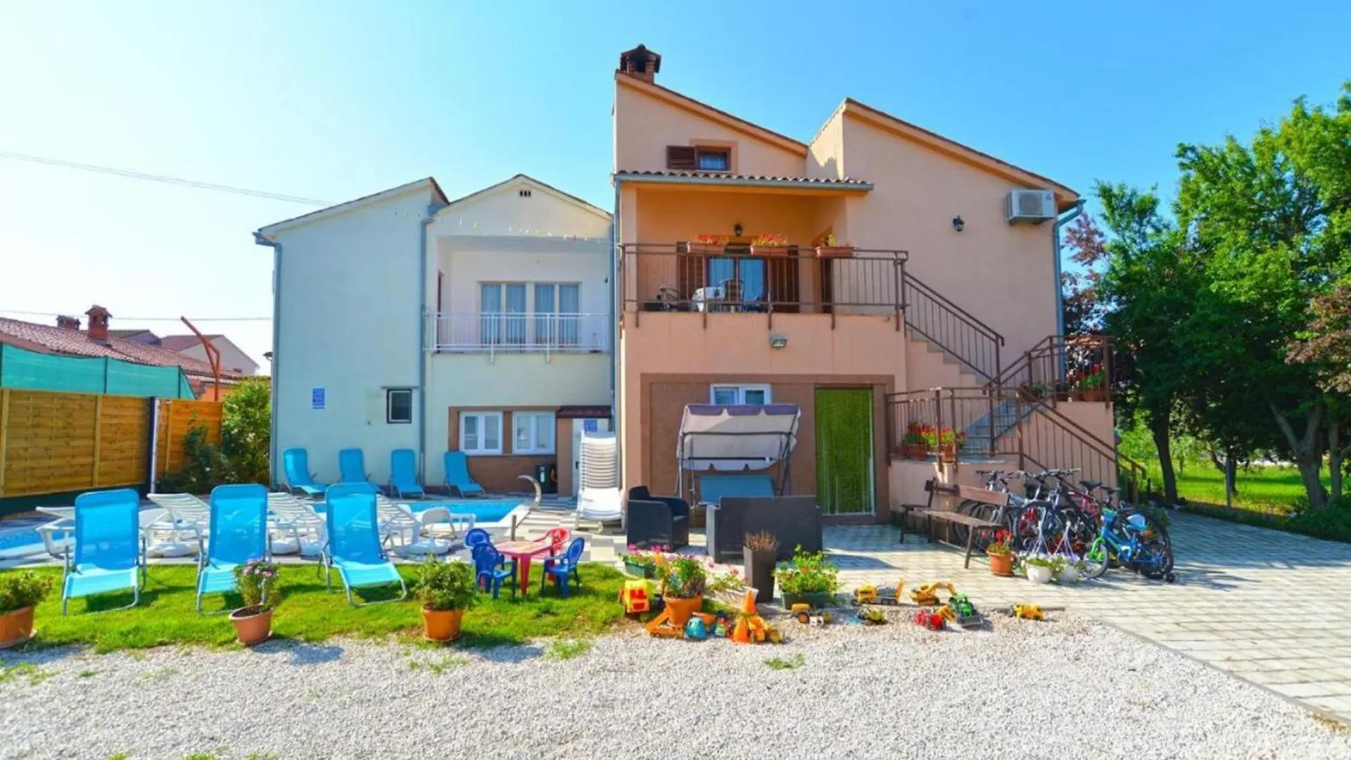 Apartment Spacious Flat With Pool Just 300M From The Beach Fazana